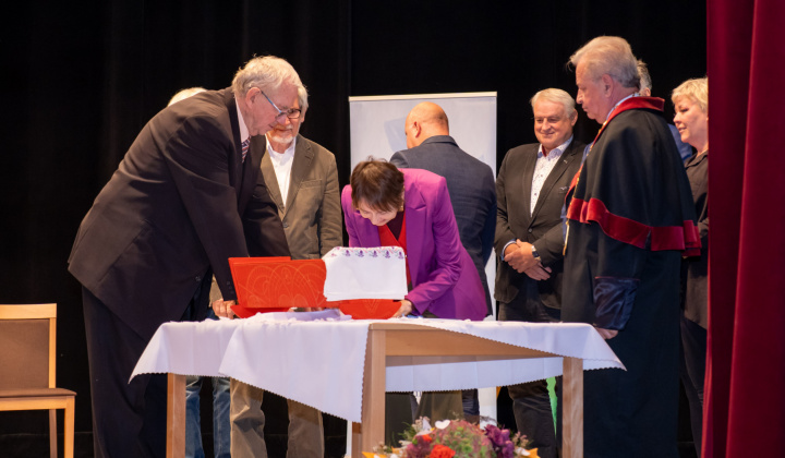 15. fotografia fotogalérie Krst knihy ''Spomienky na básnika Ivana Kraska''